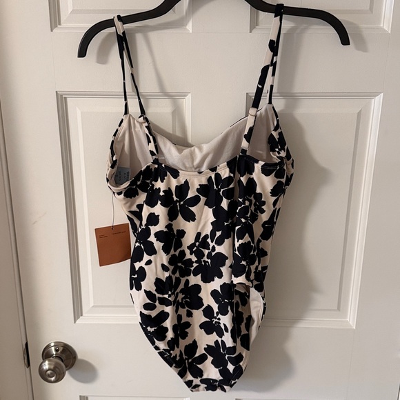 Shade and Shore Women’s Floral Black and Cream one-piece Swimsuit Size Large NEW - Picture 5 of 7